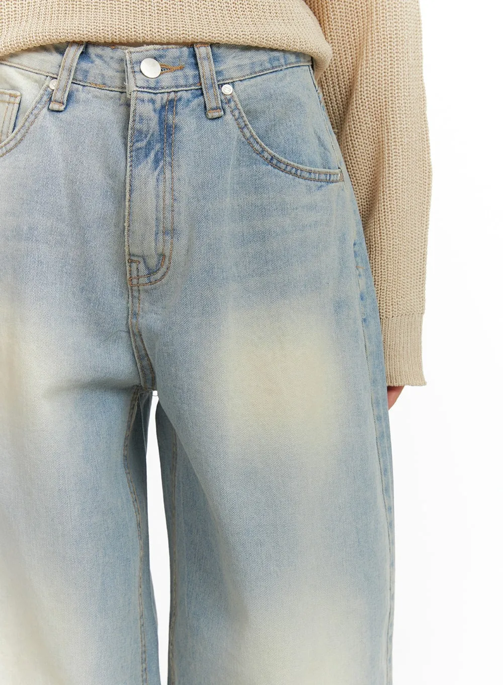 Light Washed Wide Leg Jeans CA403