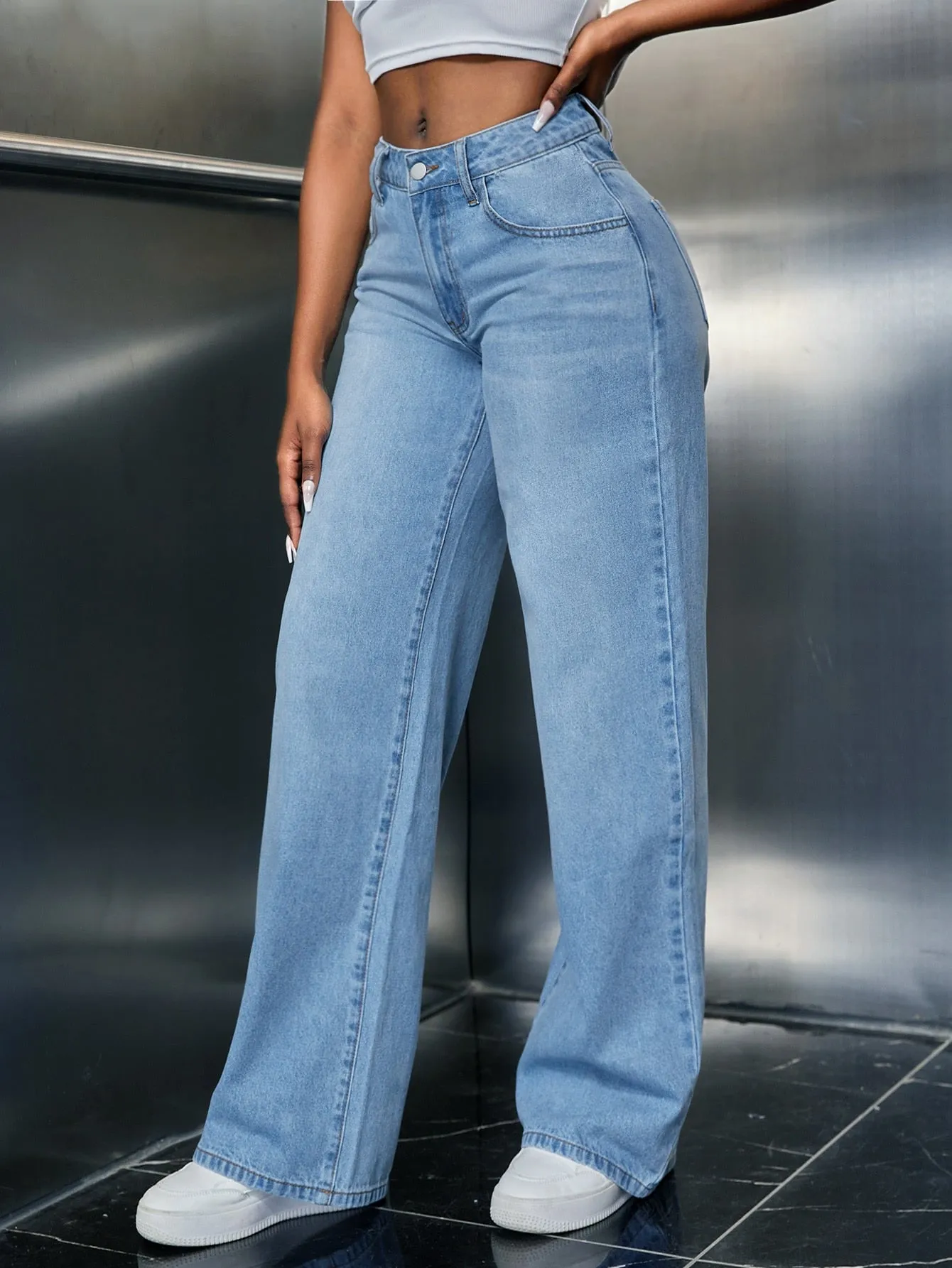 Slant Pocket Wide Leg Jeans