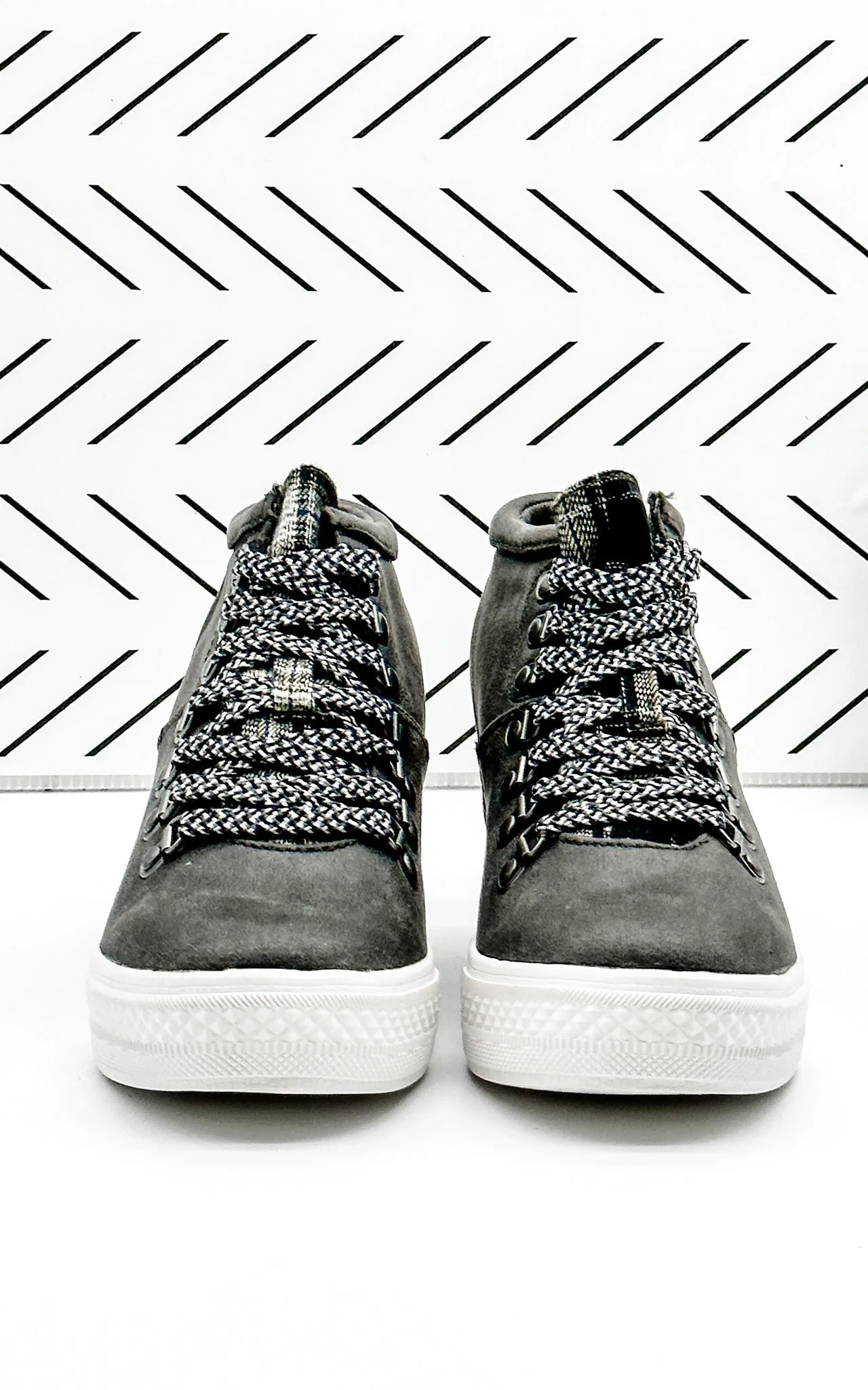 Tibi Sneaker in Grey